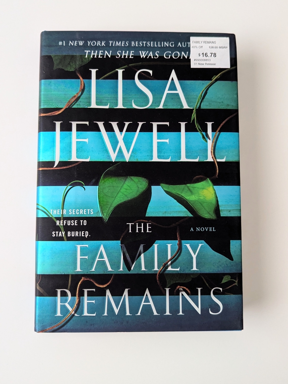 The Family Remains By Lisa Jewell